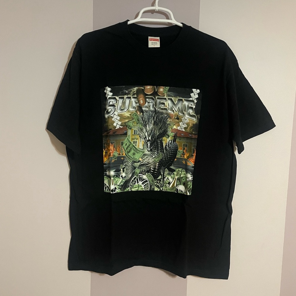 Authentic men’s supreme black dragon shirt sleeve t-shirt size L